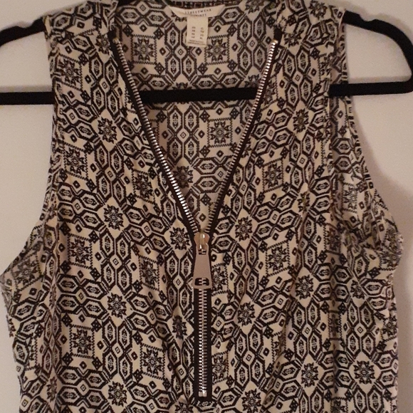 Tank - Picture 2 of 3